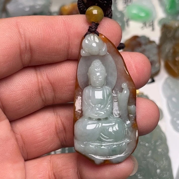翡翠未镶嵌颈饰阿米