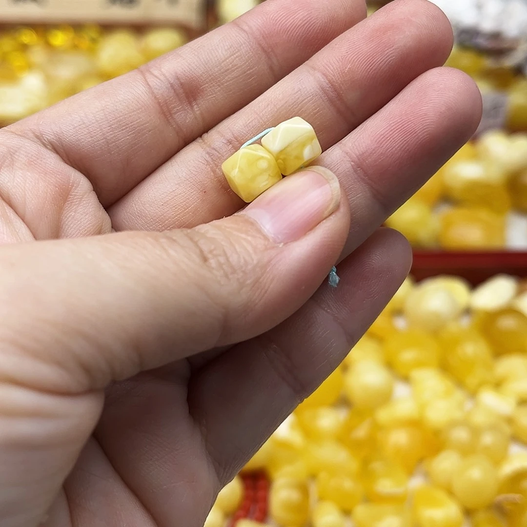 蜜蜡未镶嵌裸石天然
