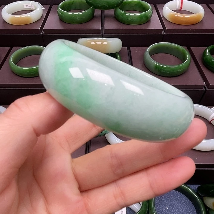 翡翠未镶嵌手镯翡翠手镯
