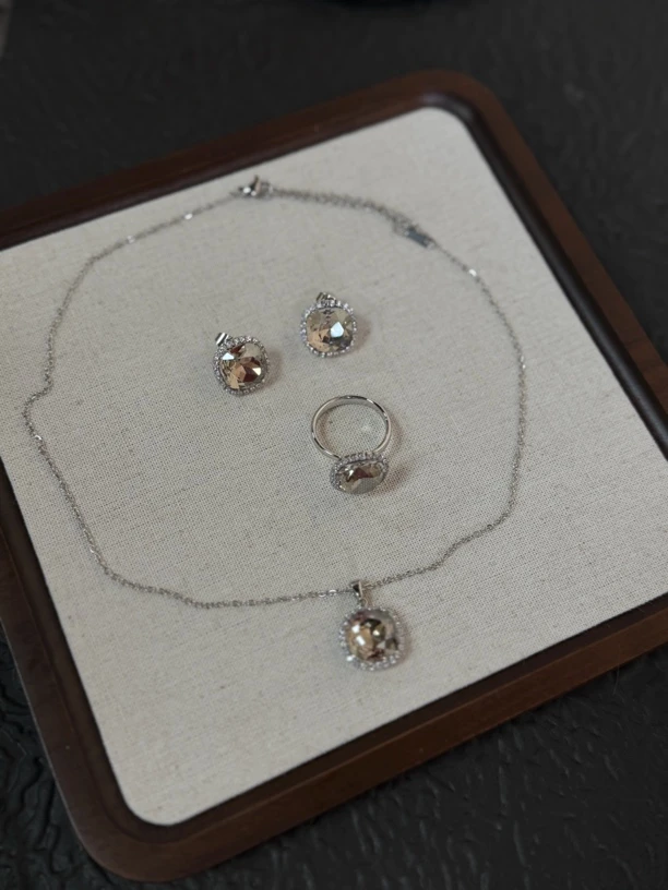 钛钢项链 LARVINA 钻三件套  个性时尚