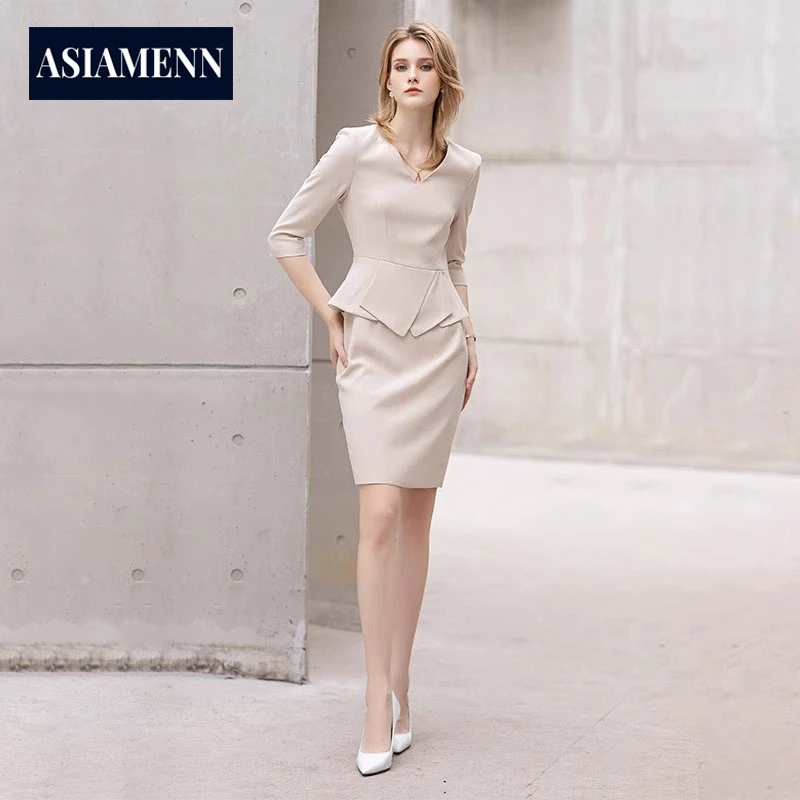 时尚夏季新款米色职业连衣裙女设计感气质主持人上镜装修身西装裙