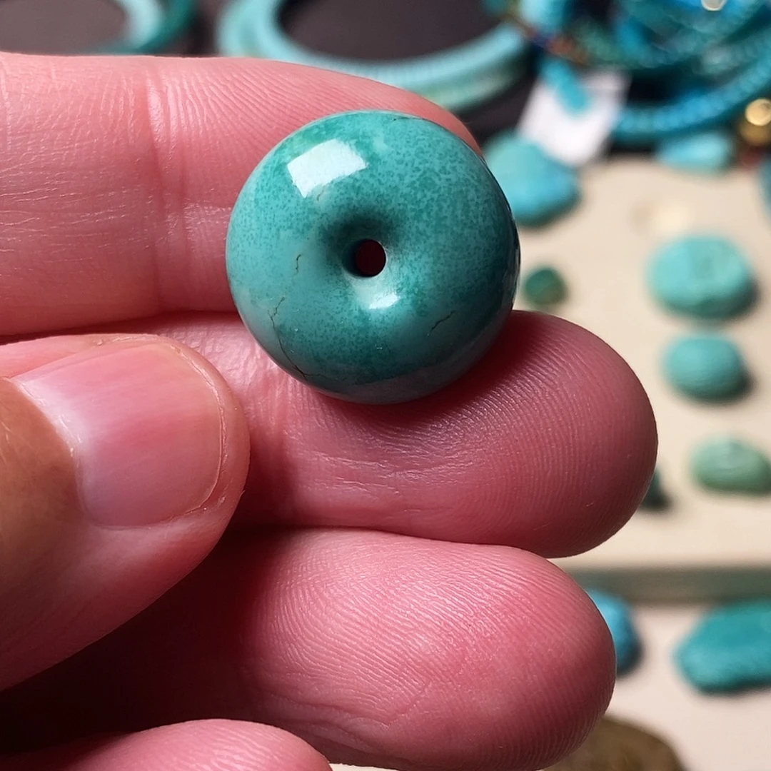 绿松石未镶嵌颈饰