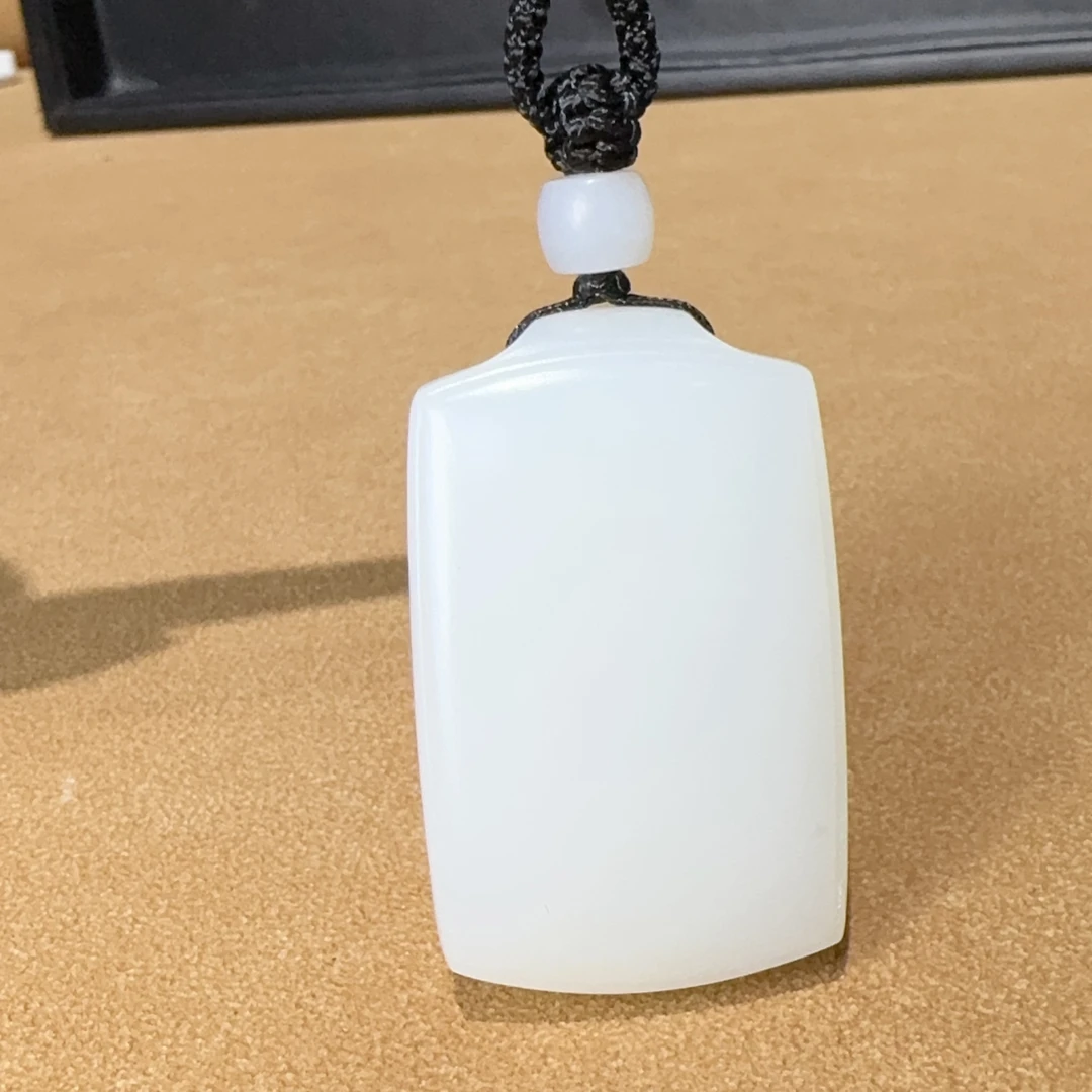 新疆和田玉平安无事牌41.8*26.5*11.8重31克