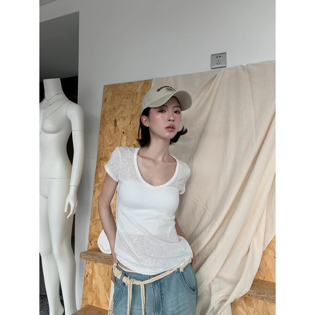 2025 S/S SEP.[夏]‘定格时间’纯欲风V领修身版百搭T恤 *4442