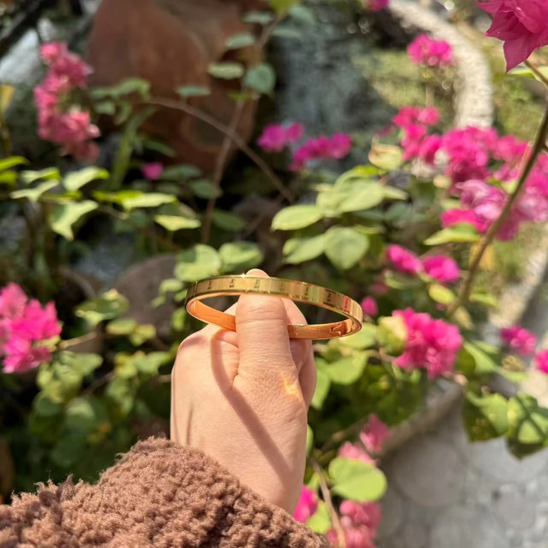 卡扣猫花纹手镯Y82