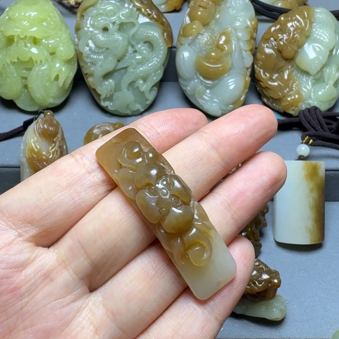 颈饰未镶嵌和田玉