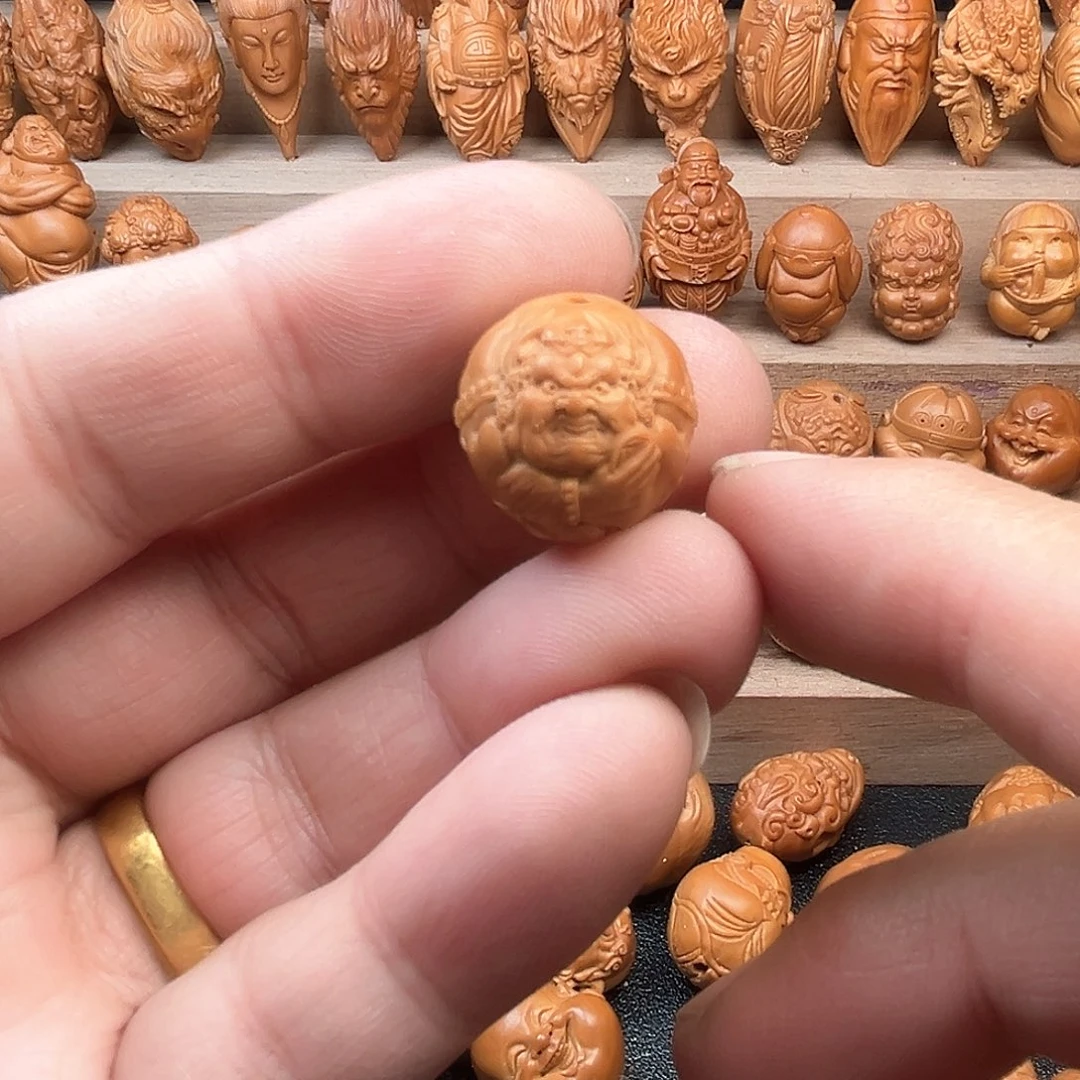 猴头核桃吊坠18黄财神