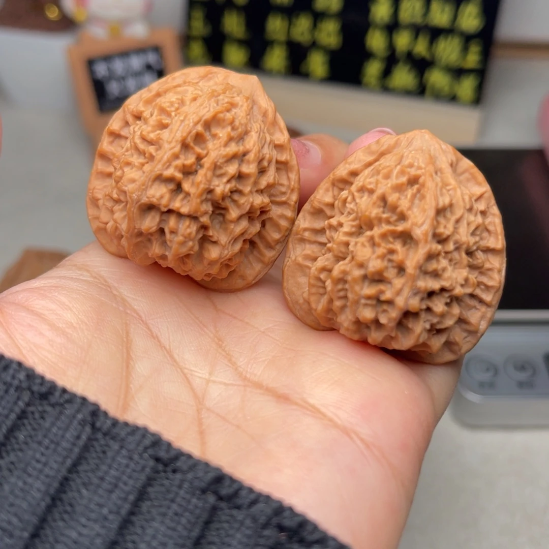 文玩核桃把件半月山