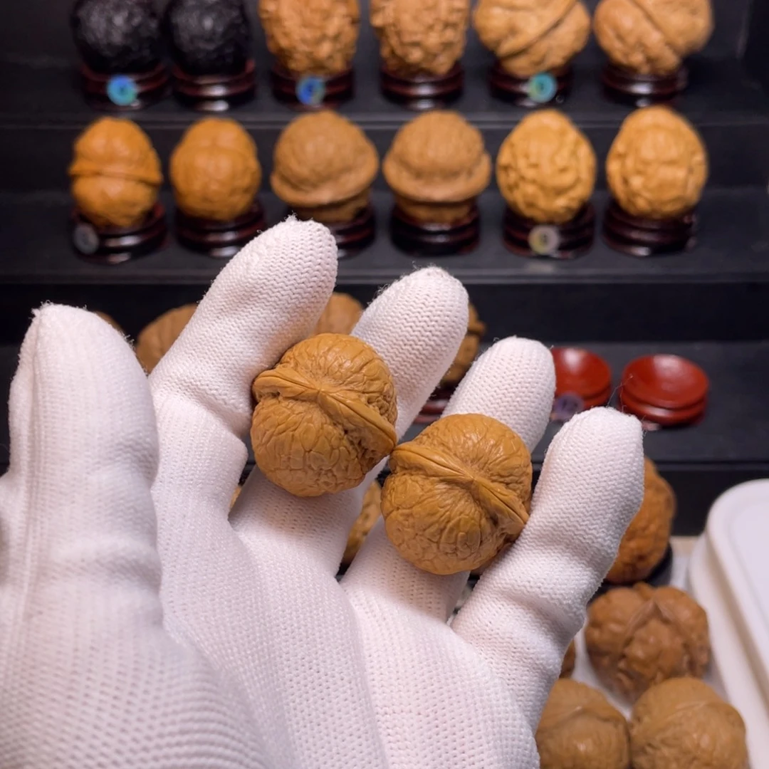 文玩核桃吊坠A6蛇皮球