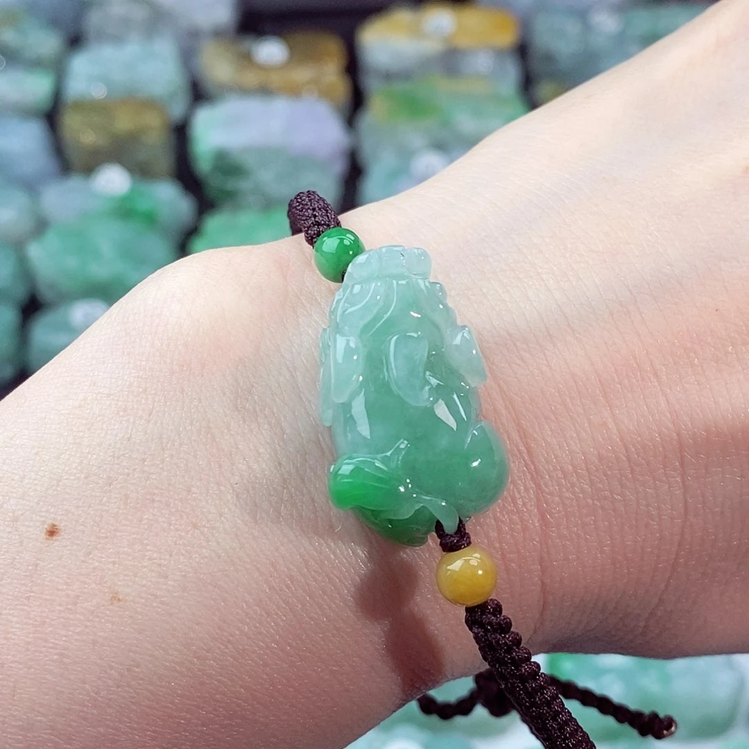 颈饰未镶嵌翡翠天然