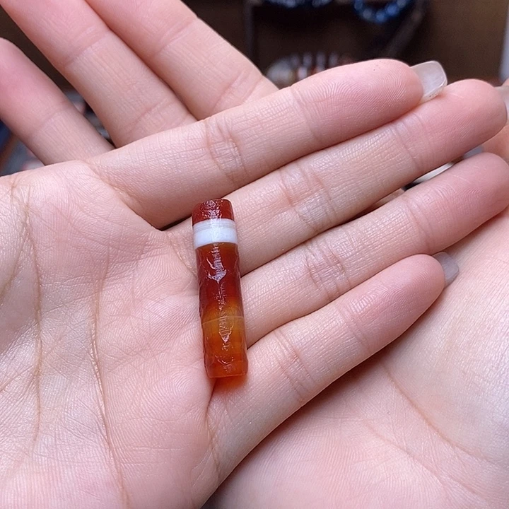 未镶嵌颈饰玛瑙/玉髓不**?