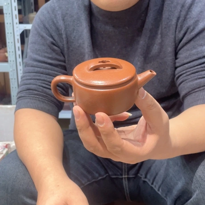 紫砂茶壶东方明珠是在看