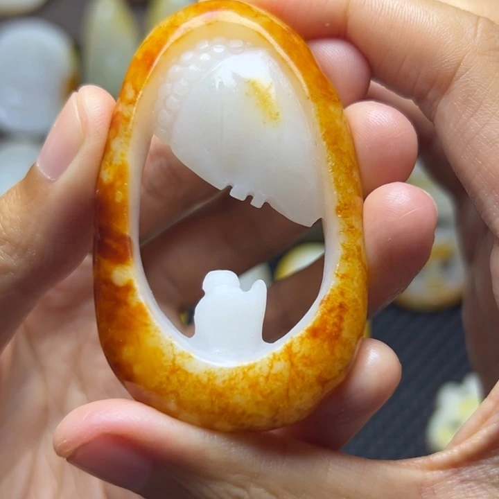 颈饰未镶嵌和田玉