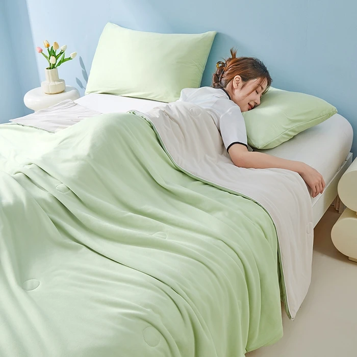 A类冰丝夏凉被空调被轻奢高级感可机洗夏季单人夏被凉感丝薄被子