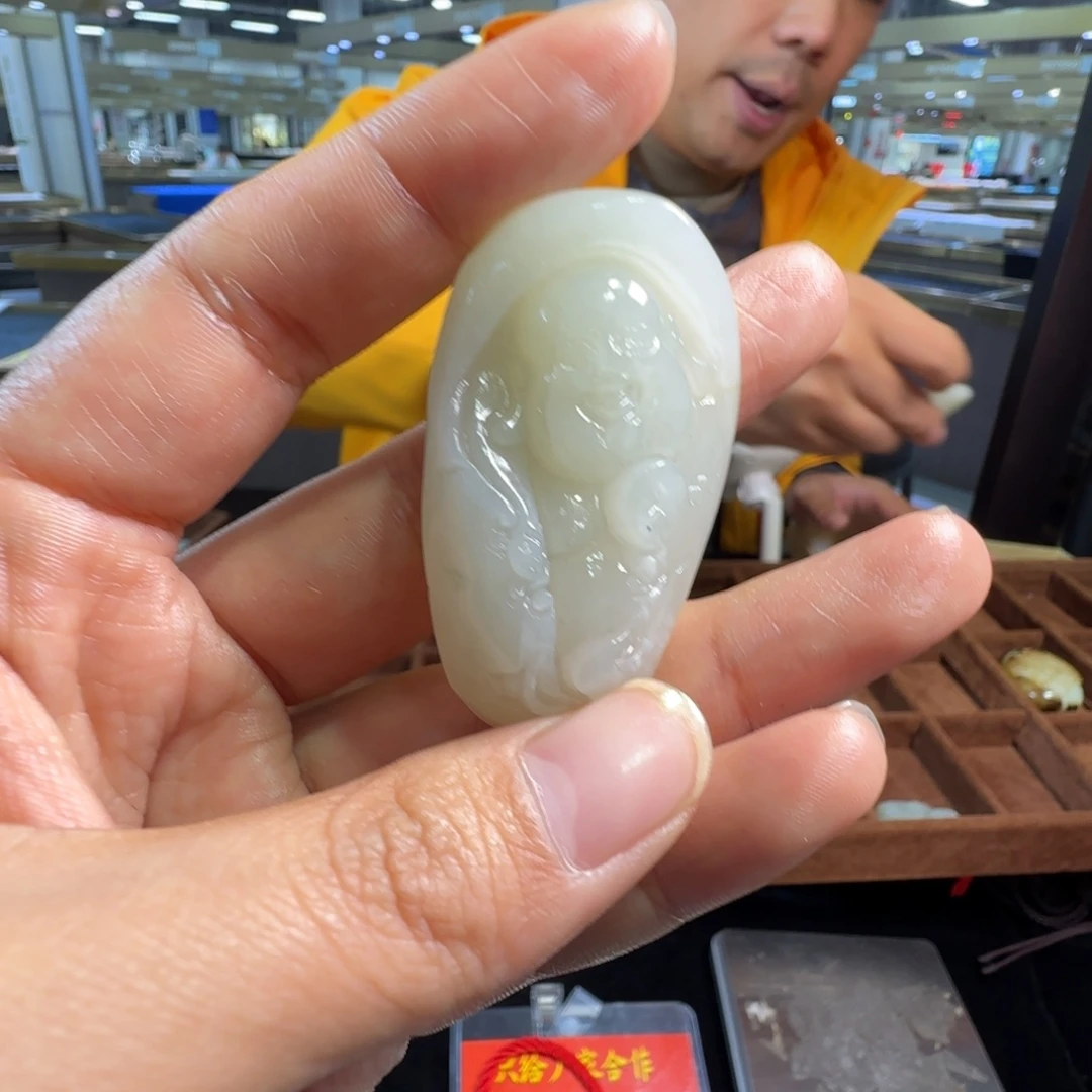 颈饰未镶嵌和田玉静****淡