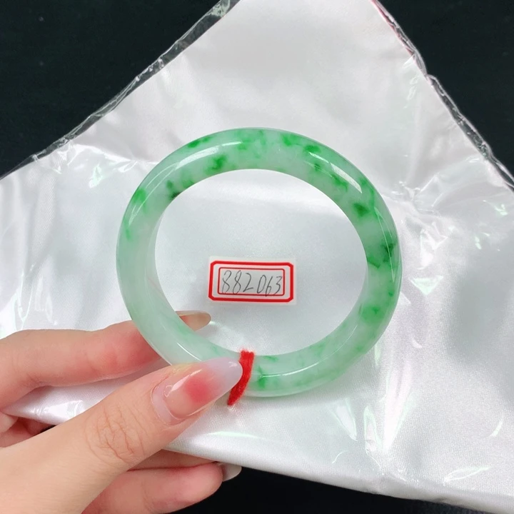 翡翠手镯未镶嵌天然翡翠手镯04