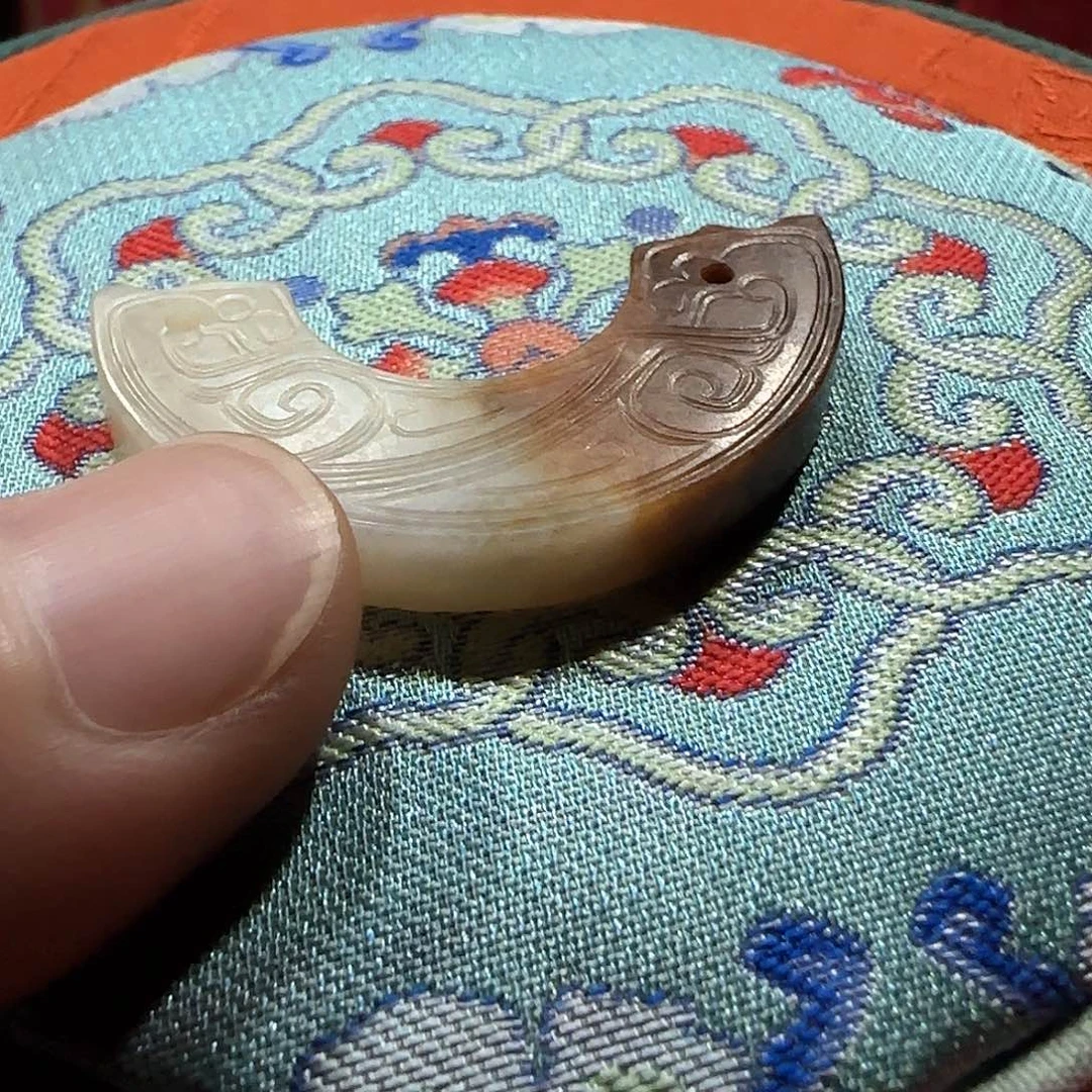 心***忍和田玉未镶嵌颈饰