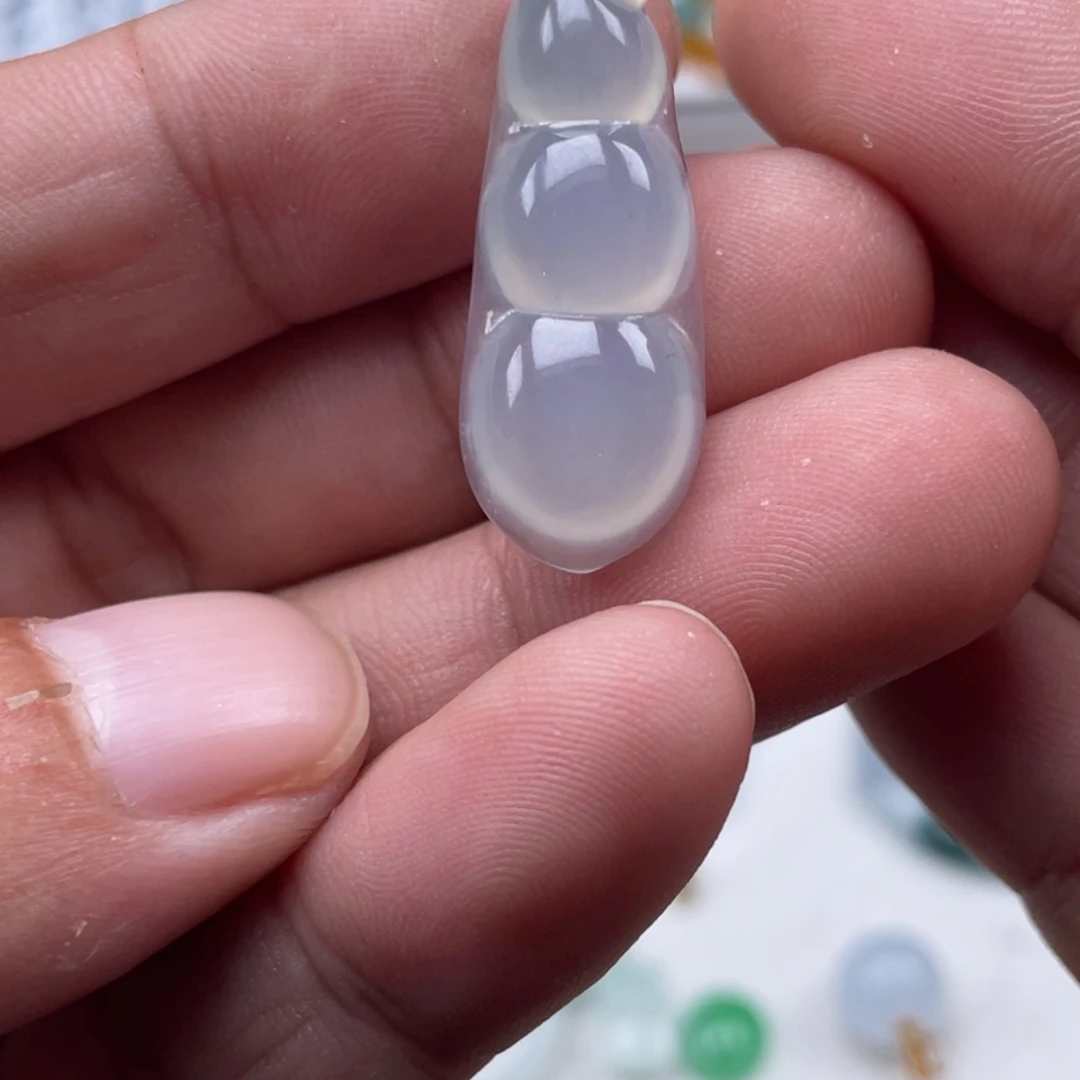 翡翠未镶嵌颈饰翡翠冰豆子