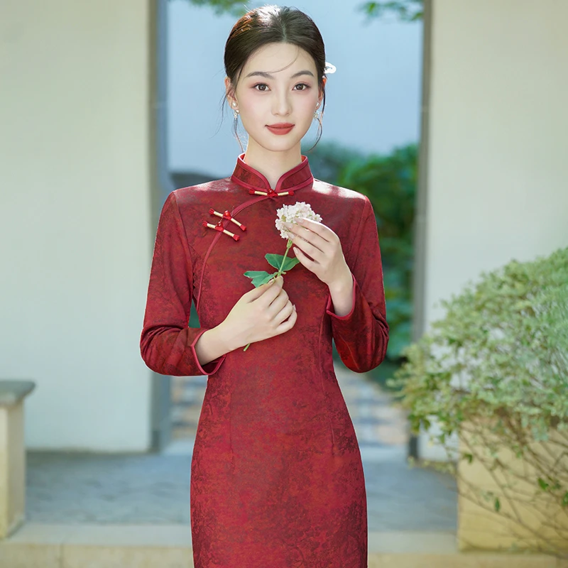 10月份喜婆婆婚宴装2025新款平时可穿旗袍妈妈礼服改良连衣裙秋冬