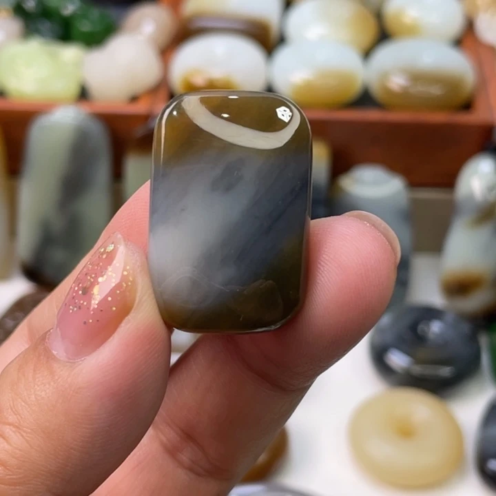 颈饰未镶嵌和田玉