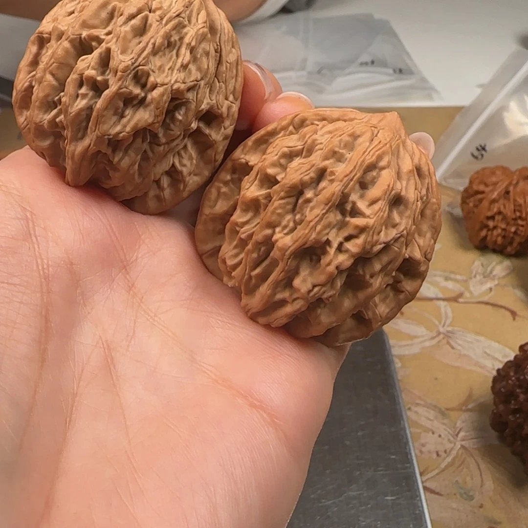 文玩核桃吊坠三*山地虎42-10