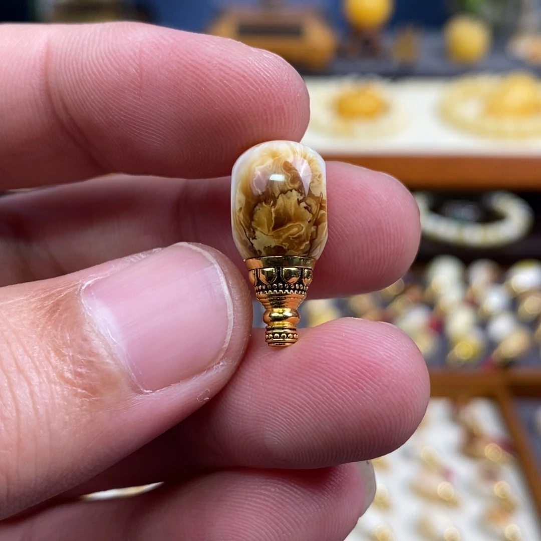 蜜蜡未镶嵌裸石配饰沁色三通尺寸10