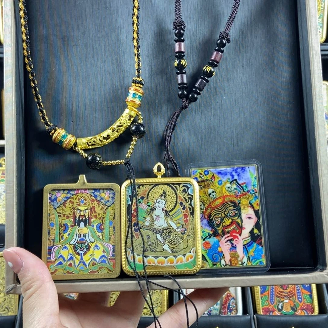 吊坠美丽的唐卡在这里结缘
