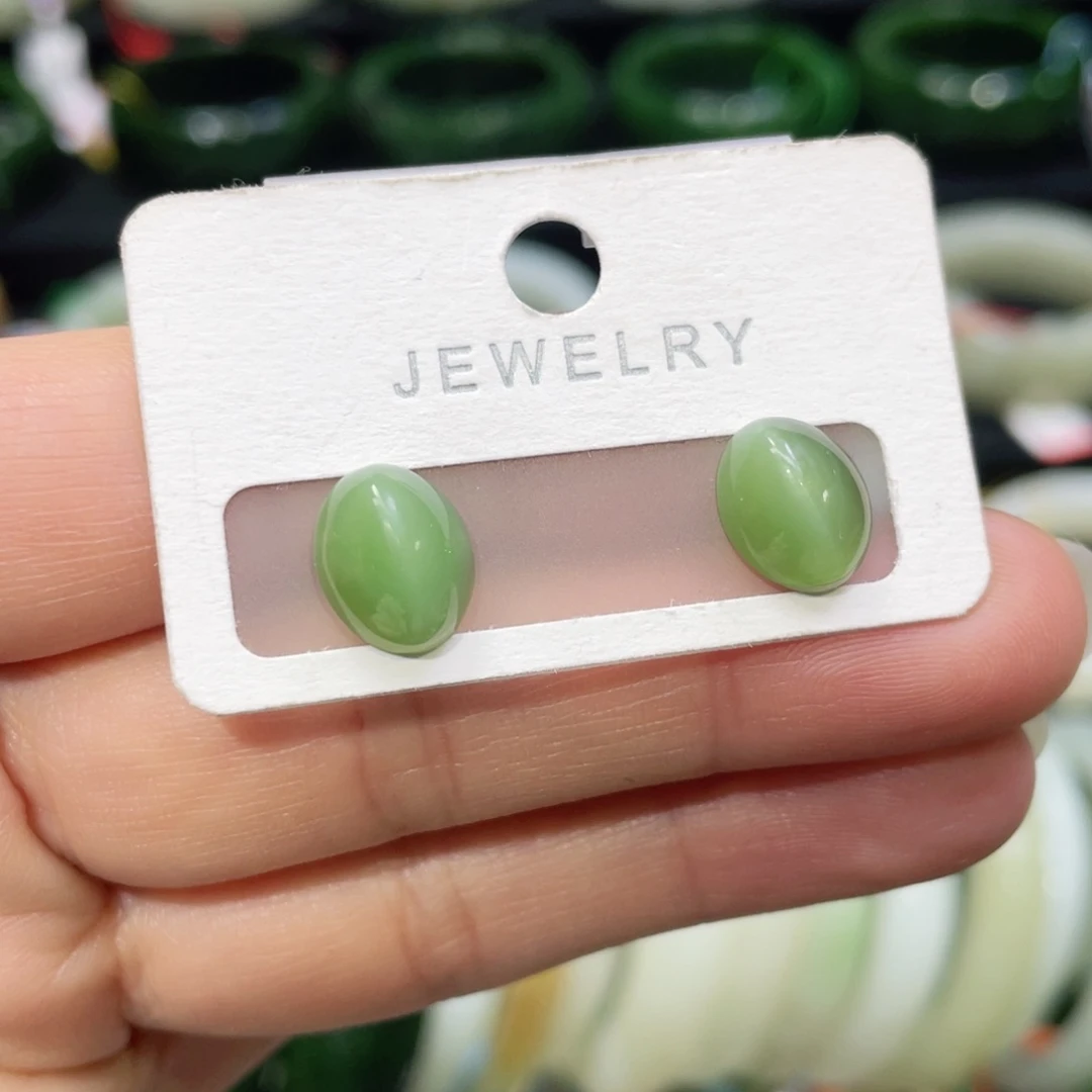 18K金镶嵌和田玉耳饰