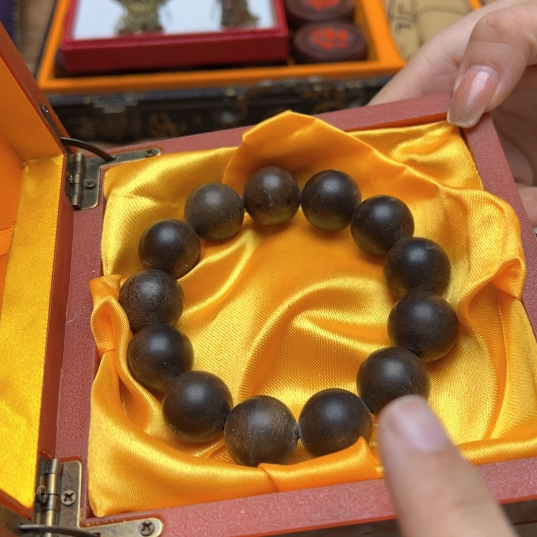 大叶紫檀（黑酸枝木类）