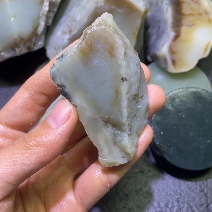 和田玉（糖玉）未镶嵌珠宝半成品