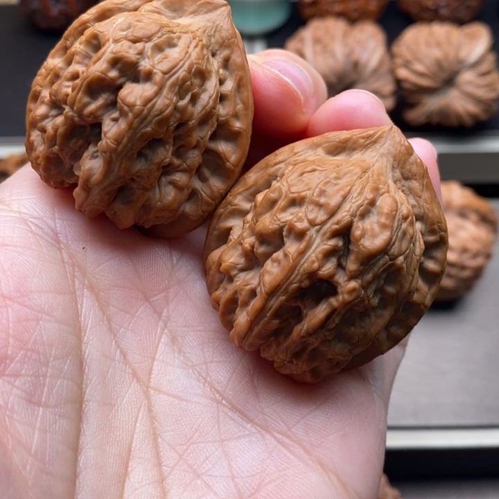 文玩核桃吊坠赤龙鸡心