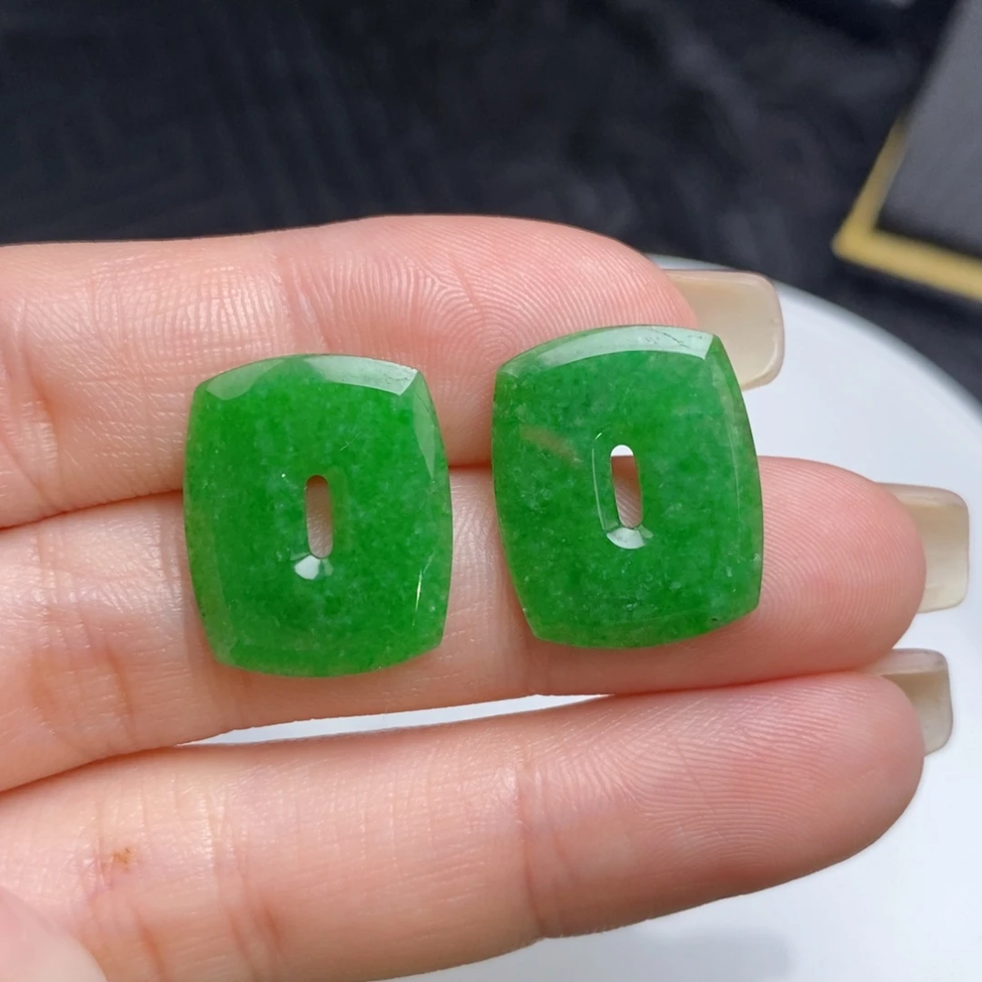 未镶嵌翡翠耳饰福贝