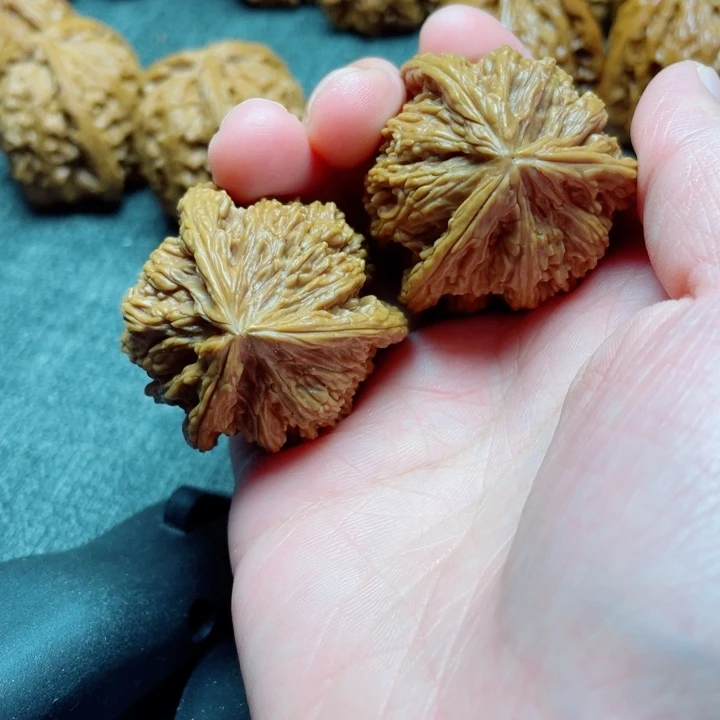 银***河手工三棱红宝石三棱