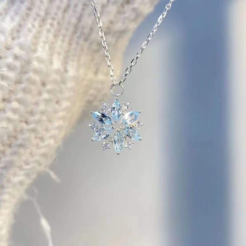 合金项链 天蓝色雪花项链轻奢秋冬毛衣坠链