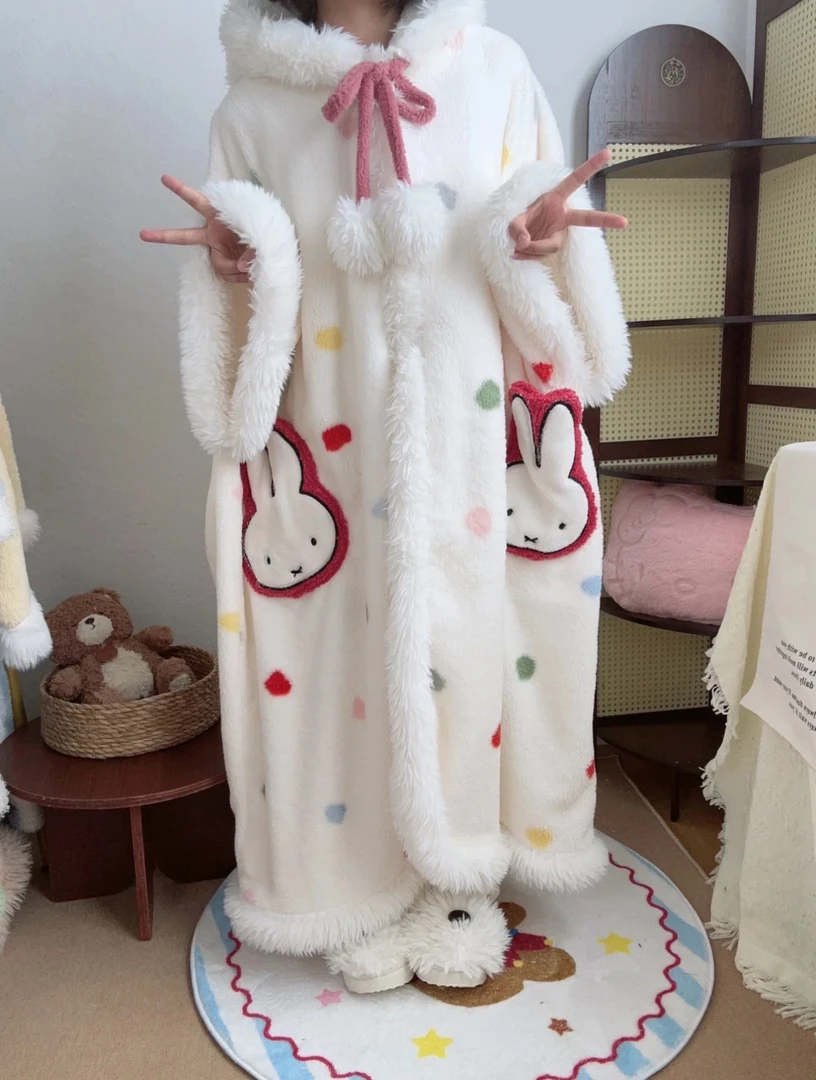 睡衣女款秋冬《米菲兔》加厚珊瑚绒斗篷卡通连帽学生甜美毛绒家居服