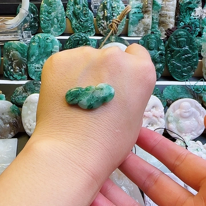 未镶嵌独山玉颈饰
