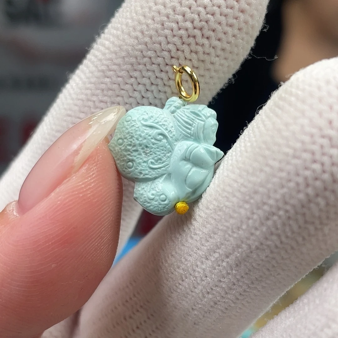 绿松石未镶嵌挂件