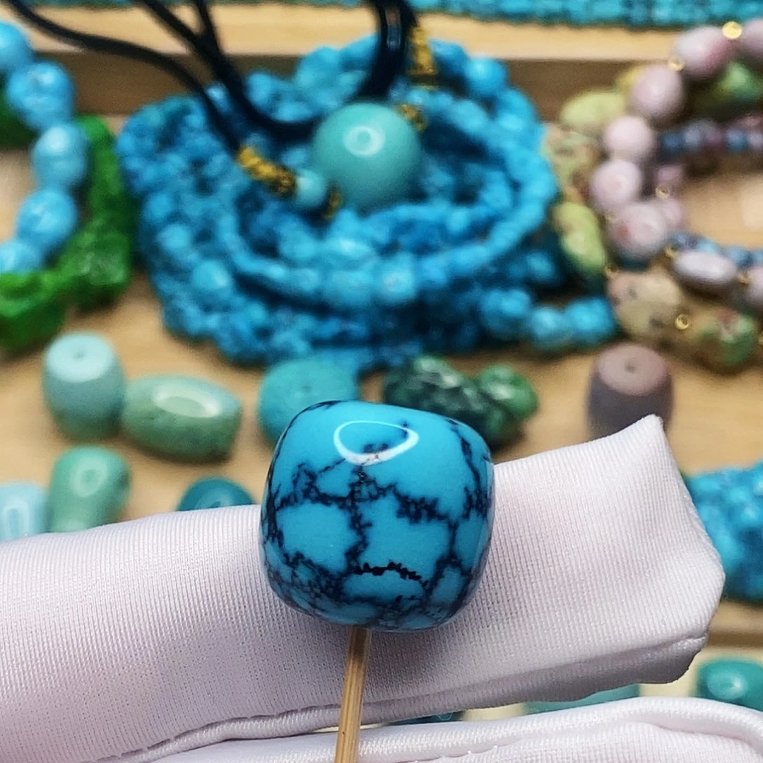 绿松石未镶嵌珠宝奇石