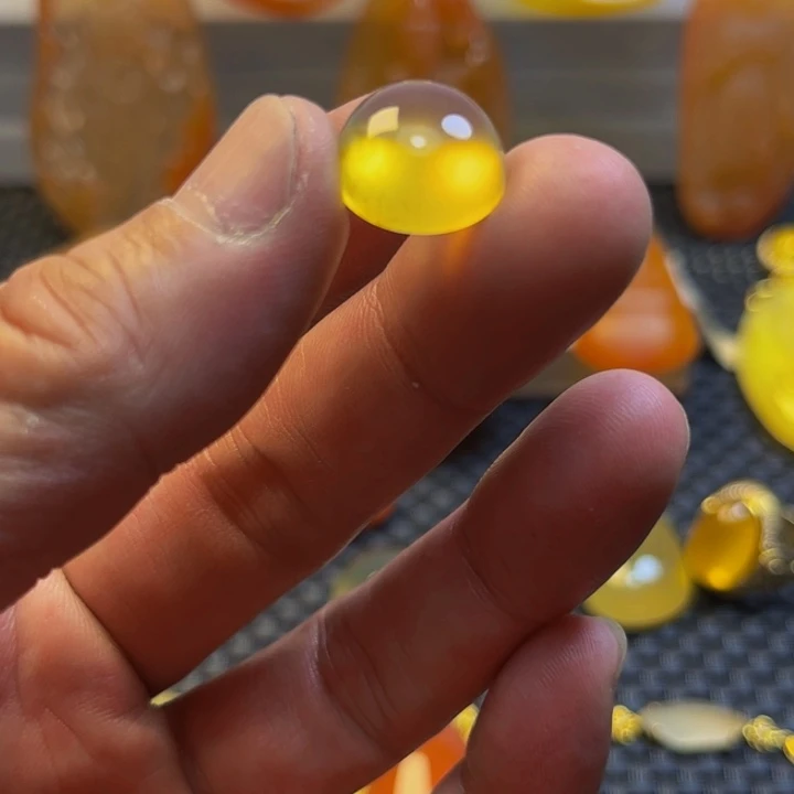 芳****石英质玉旦面未镶嵌