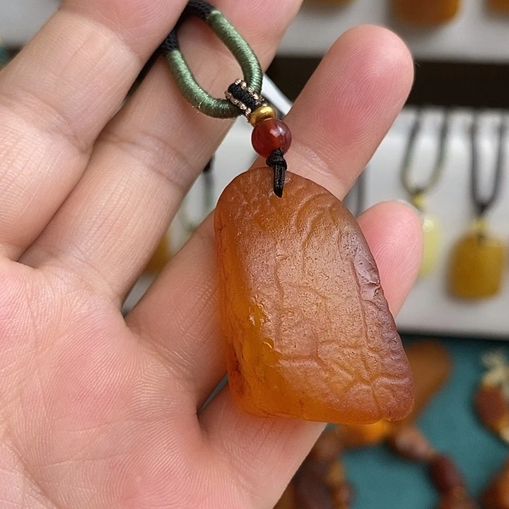 蜜蜡未镶嵌珠宝奇石吊坠