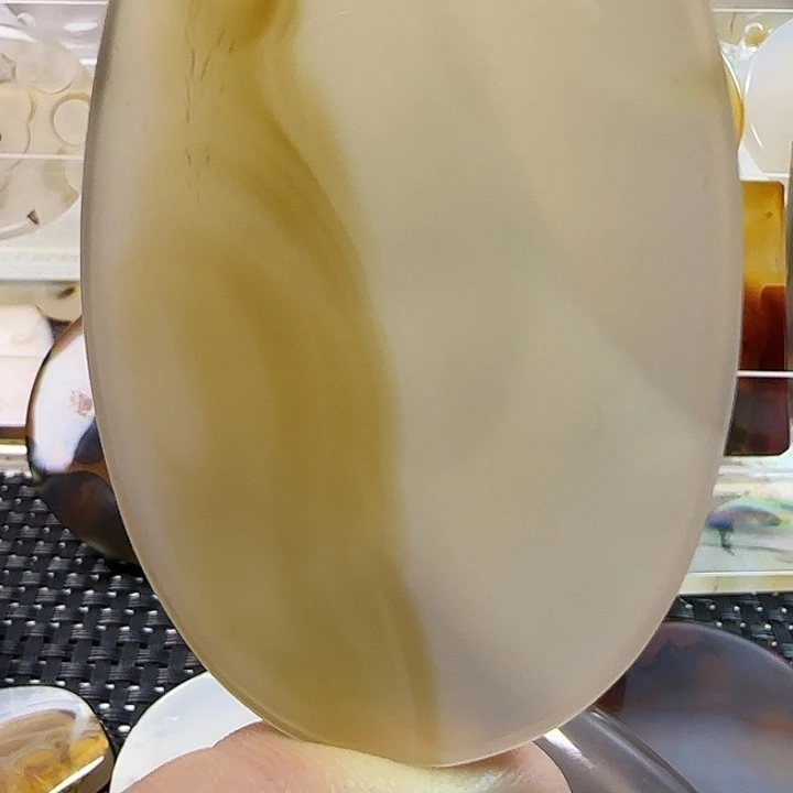 时***代未镶嵌玛瑙/玉髓珠宝奇石