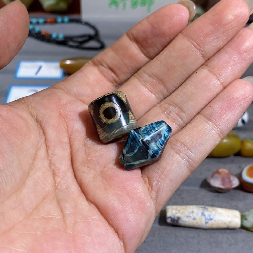 可***了玛瑙/玉髓颈饰合金