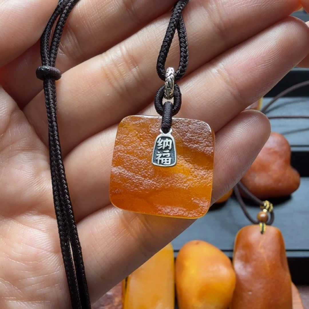 琥珀吊坠(赠链)未镶嵌