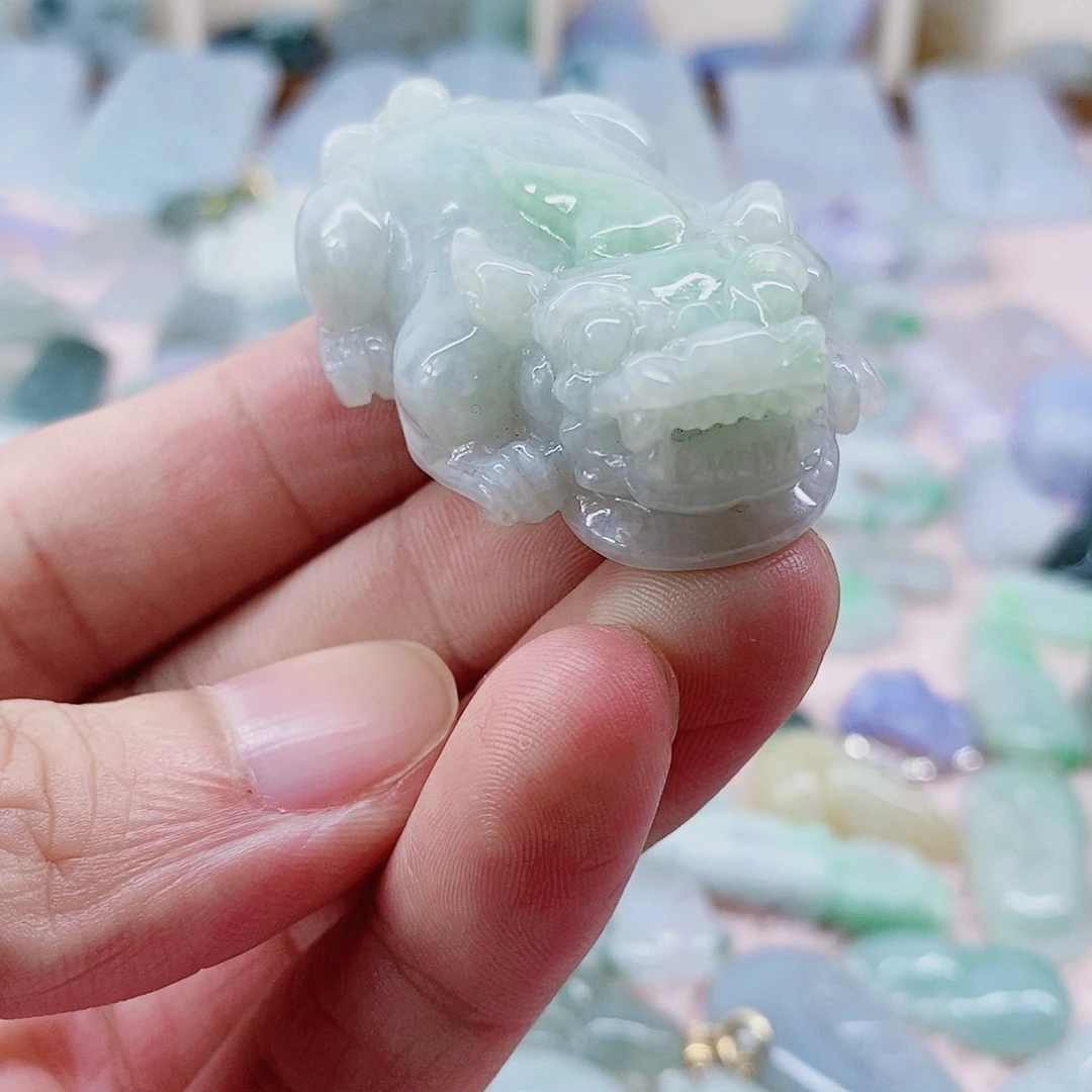 颈饰未镶嵌翡翠天然