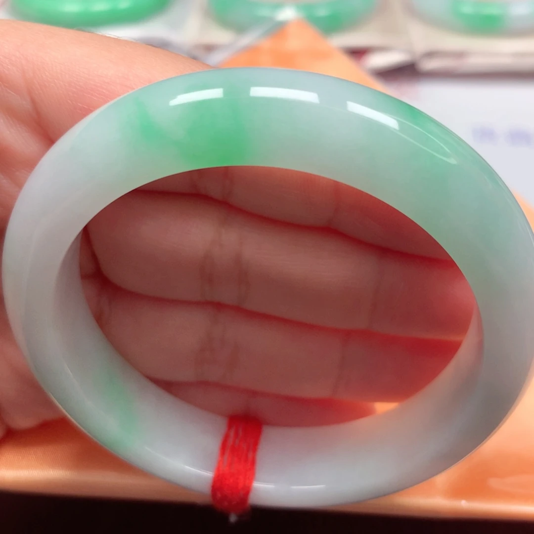 翡翠手镯未镶嵌34白底青