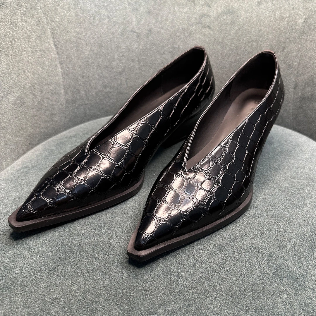 欧美中跟鞋女2025年新款V口尖头单鞋女小坡跟女巫鞋不累脚奶奶鞋