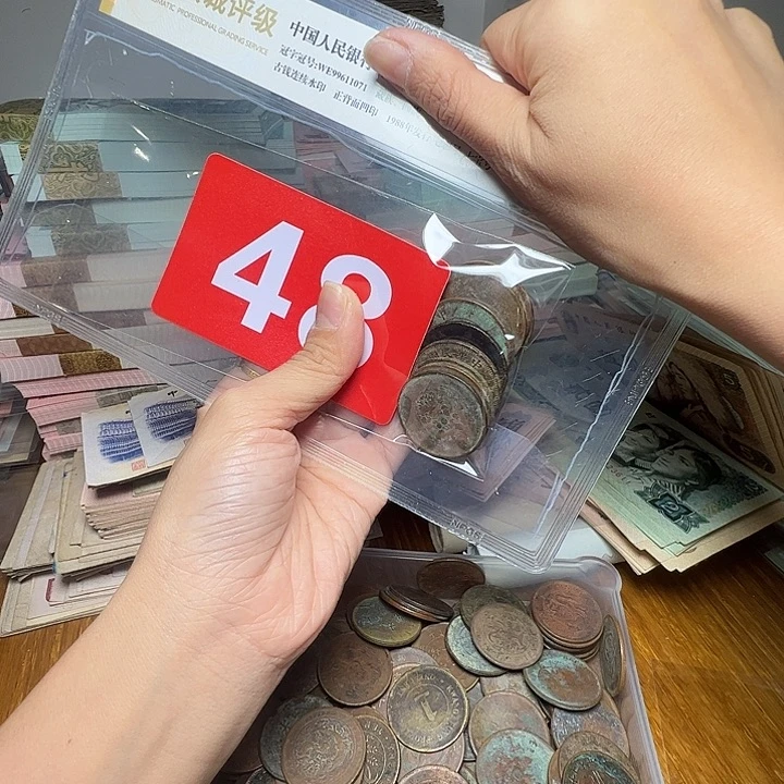 小***谢退市铜板10个如图