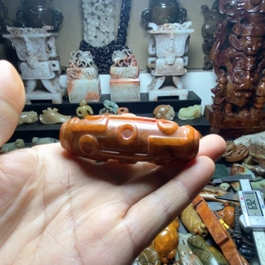 未镶嵌和田玉摆件