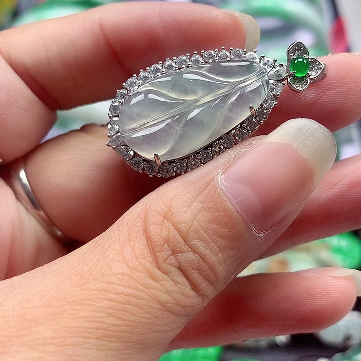 翡翠银S925镶嵌颈饰翡翠