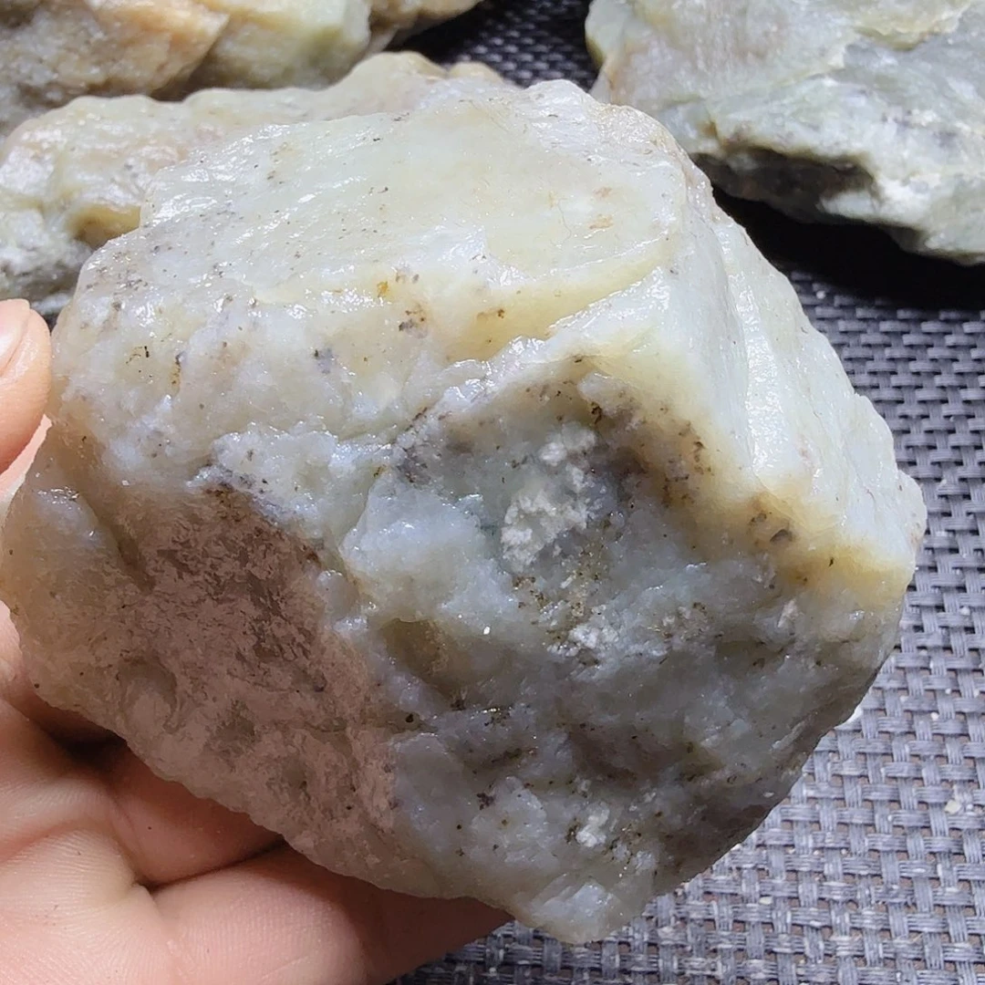 和田玉（糖玉）未镶嵌珠宝半成品